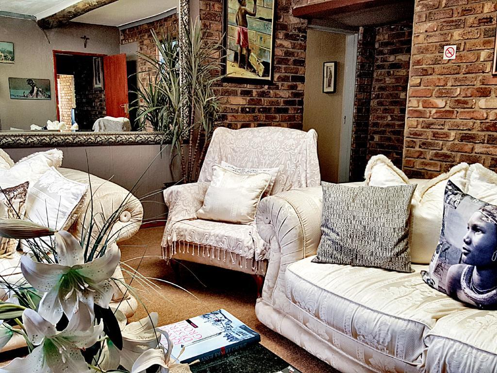 Midrand Guesthouse - Tasa Exterior foto